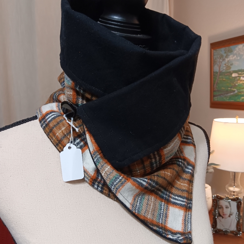 Scarfs - Picture 4 of 4